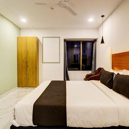 Super Townhouse Rcc Hotel Banjara Hills Hyderabad Exterior photo